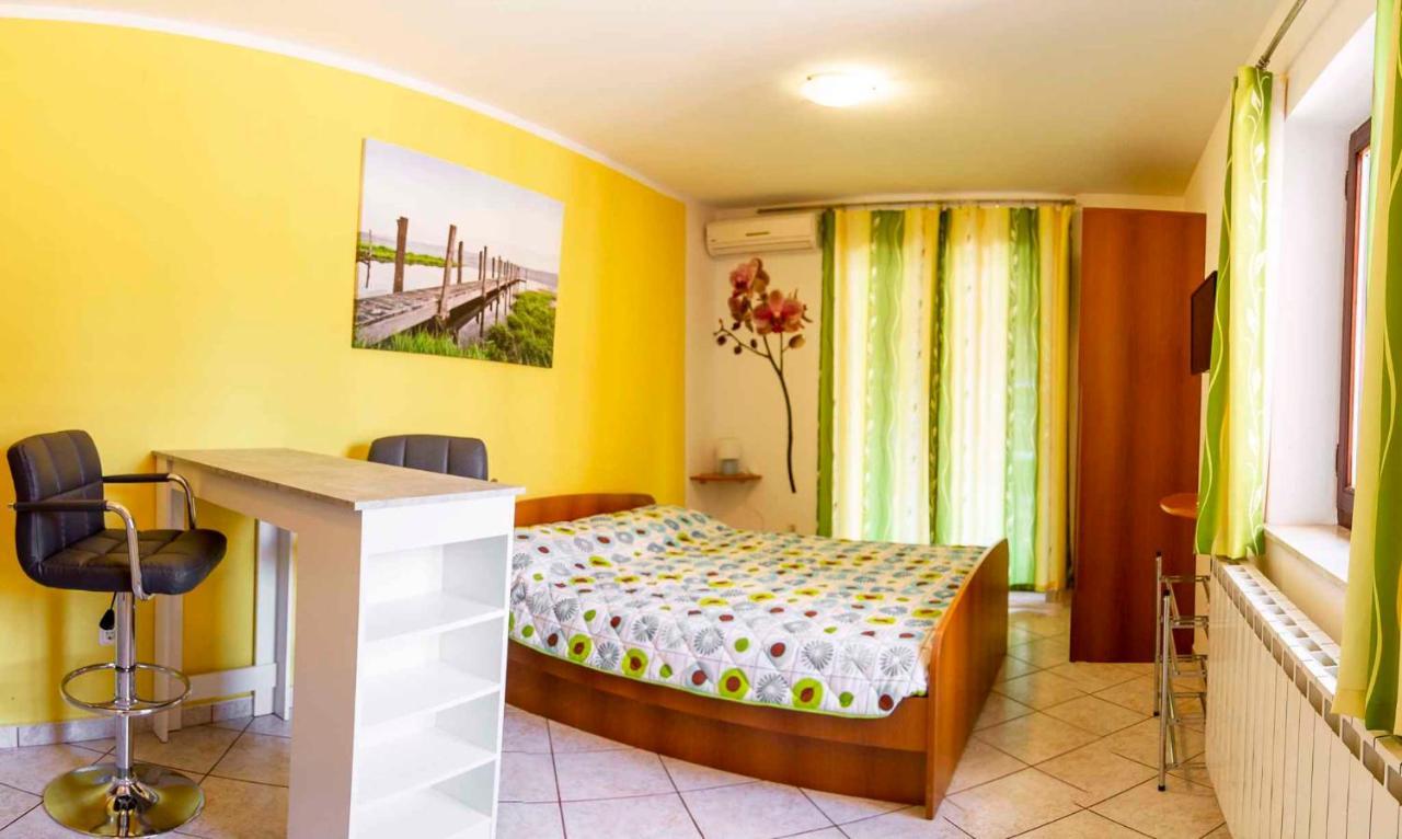 Studio In Pula/Istrien 17373 Apartman Štinjan Kültér fotó